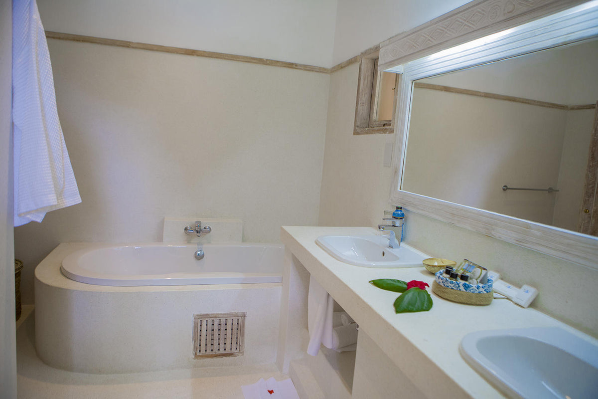 Luxury Three Bedroom Beach Villa  gallery image 6