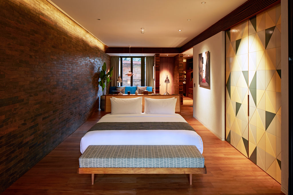 Pool Suite