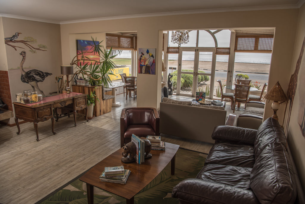 front lobby & dinning area 3