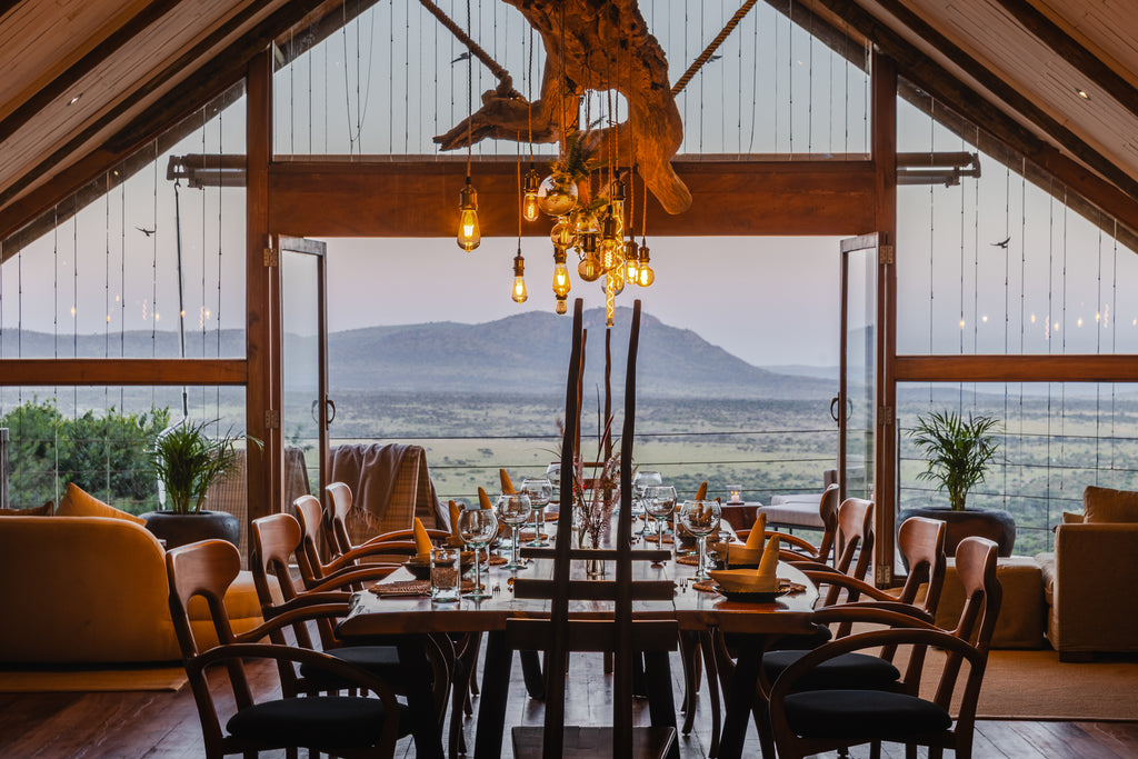 Dining with a view at Cottar's Bush Villa