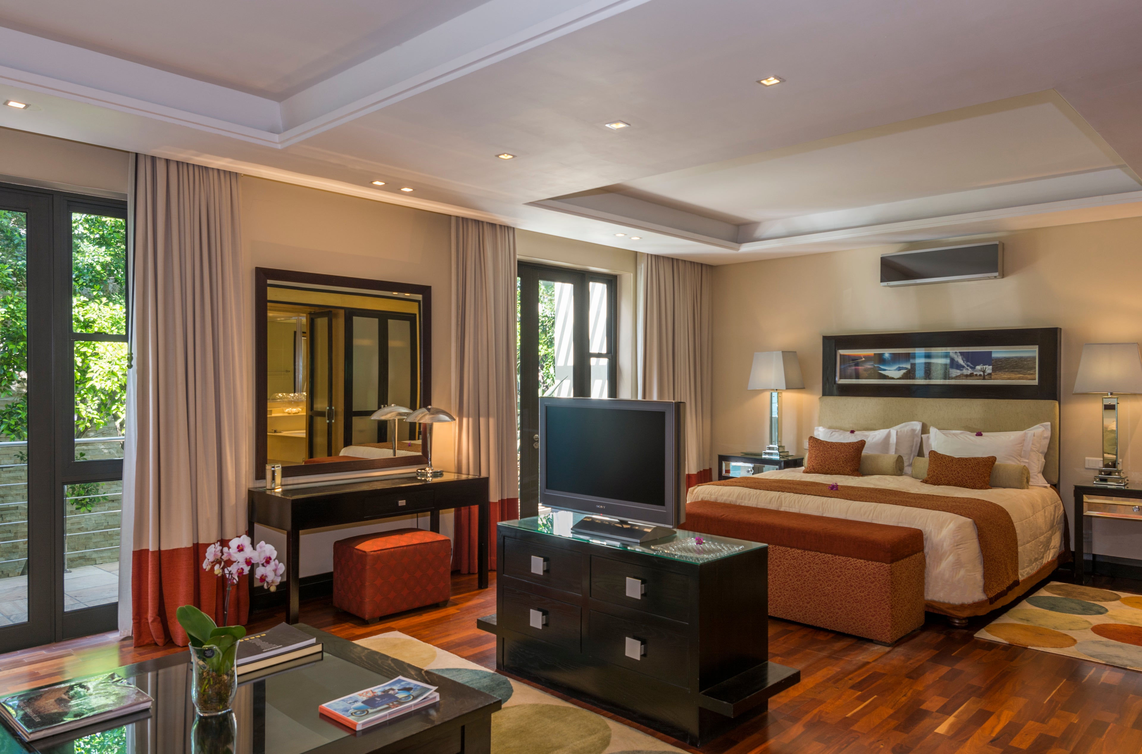 No5 Boutique Art Hotel by Mantis