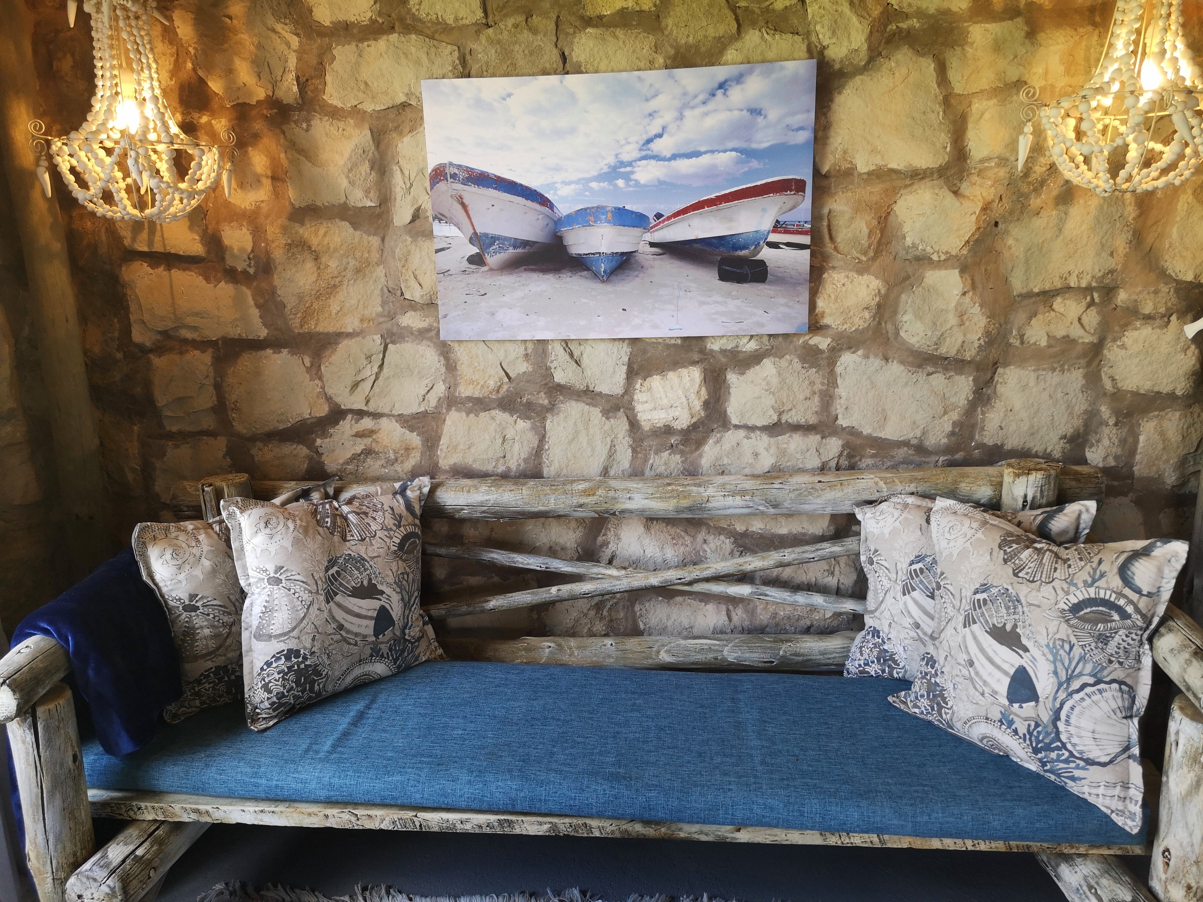 Strandloper-Nautical interior in blue,white and red to give a westcoast feel
