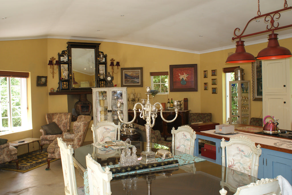 Lounge and Dining area