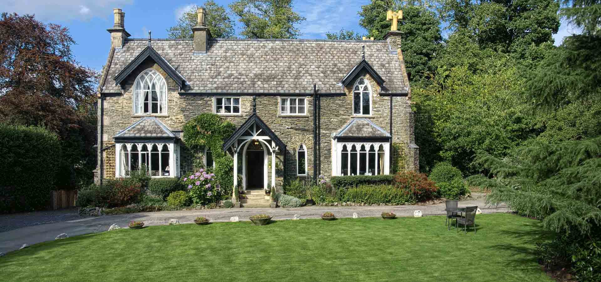 Cedar Manor Hotel and Restaurant