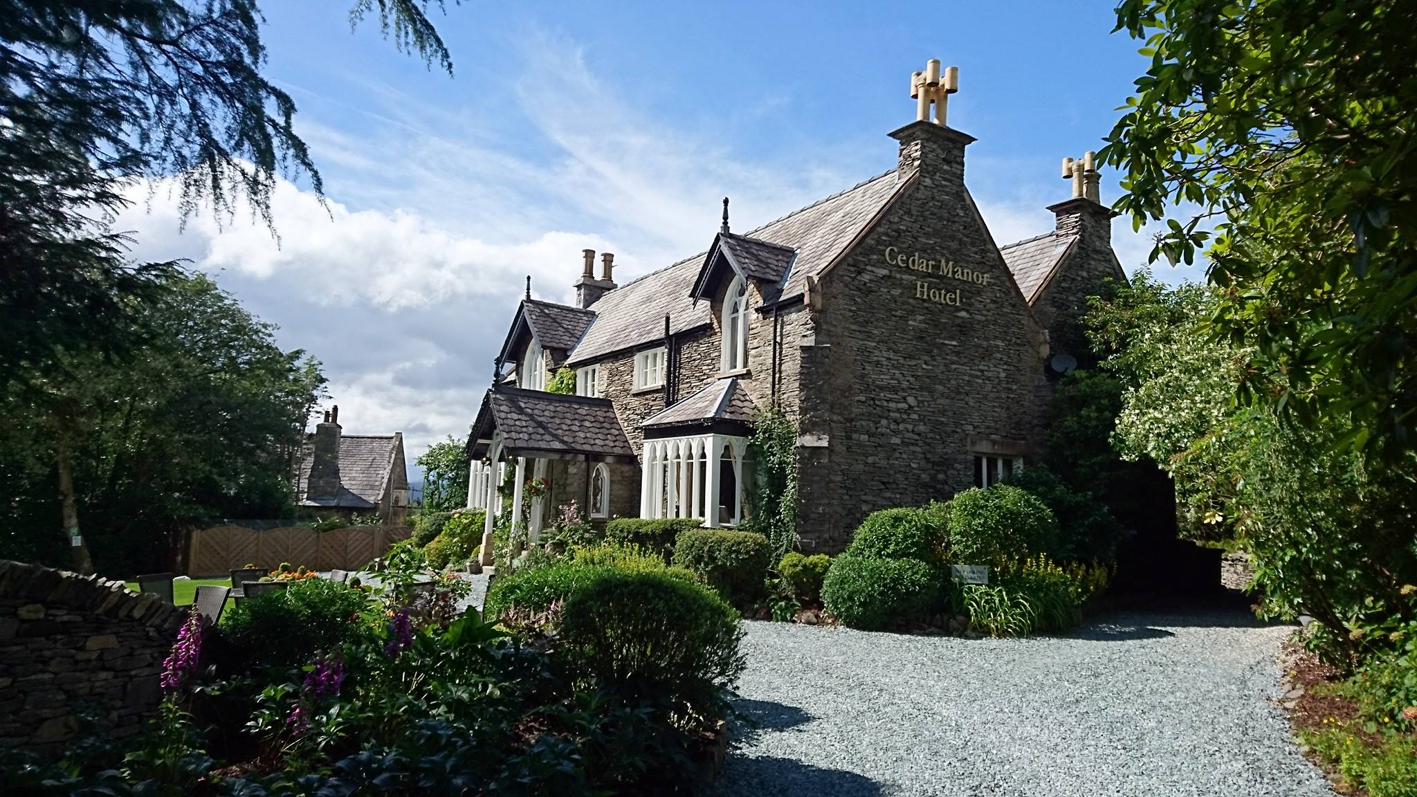 Cedar Manor Hotel and Restaurant