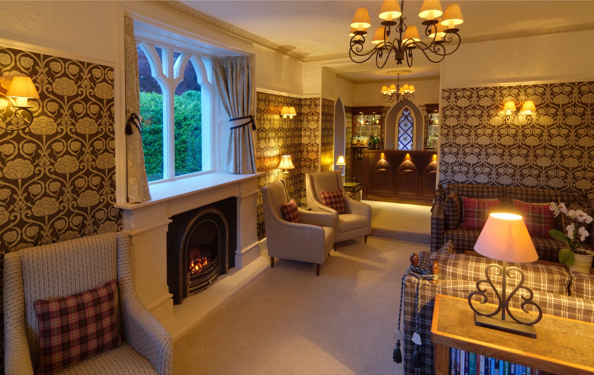 Cedar Manor Hotel and Restaurant