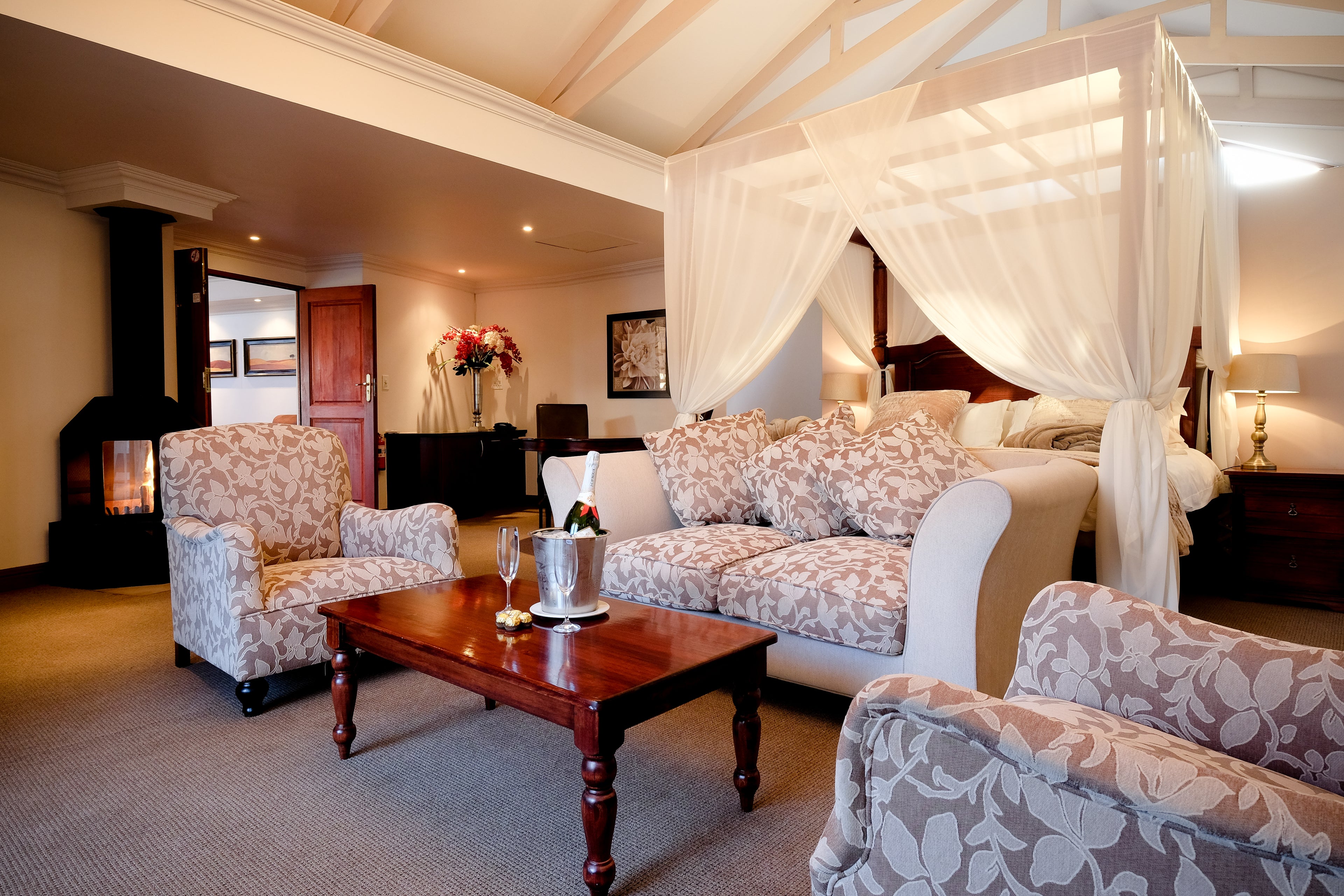 Oxbow Country Estate Honeymoon Suite