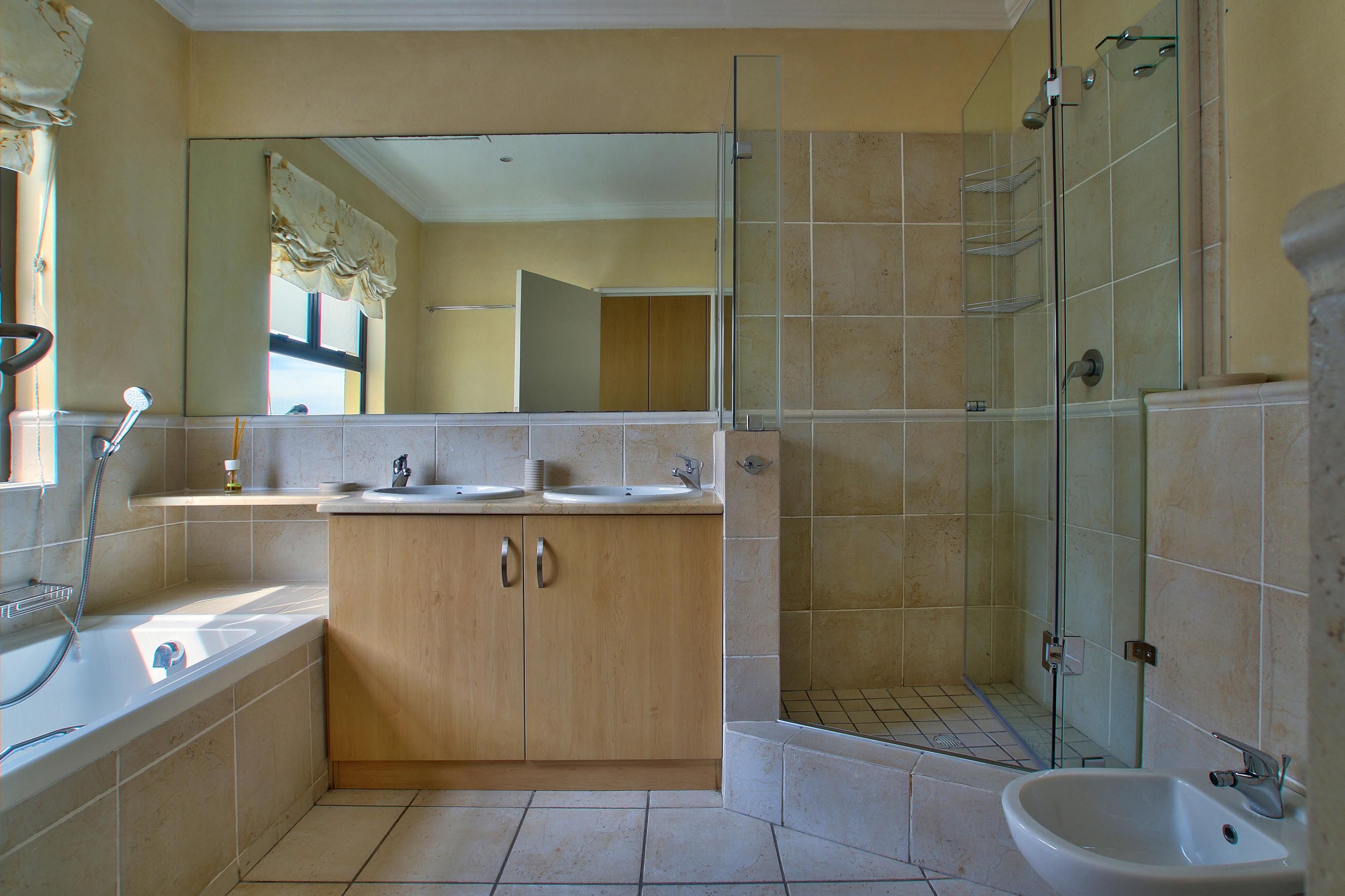 Bay Vista - Bathroom