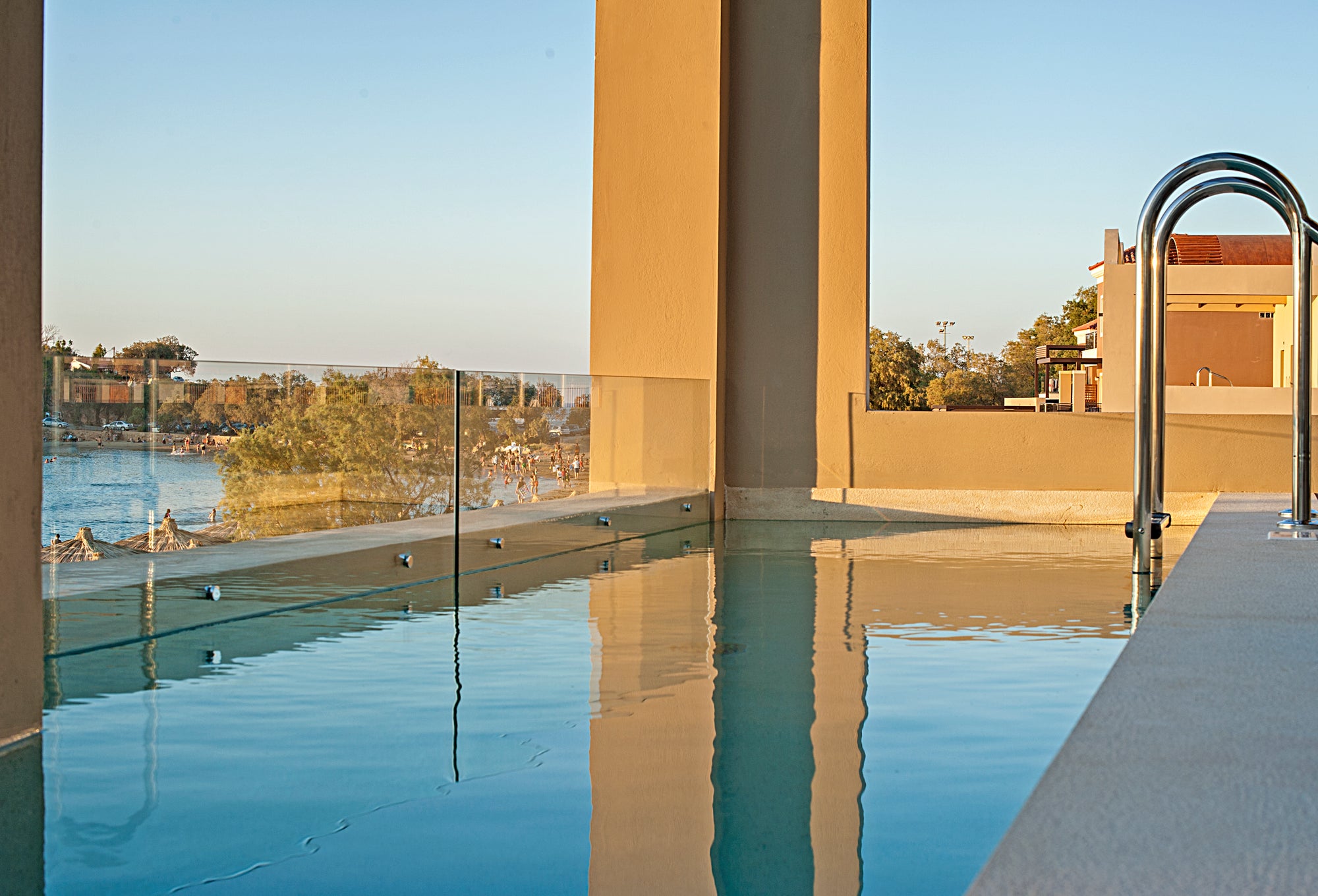 Absolute Haven Sea Front with Heated Private Pool 