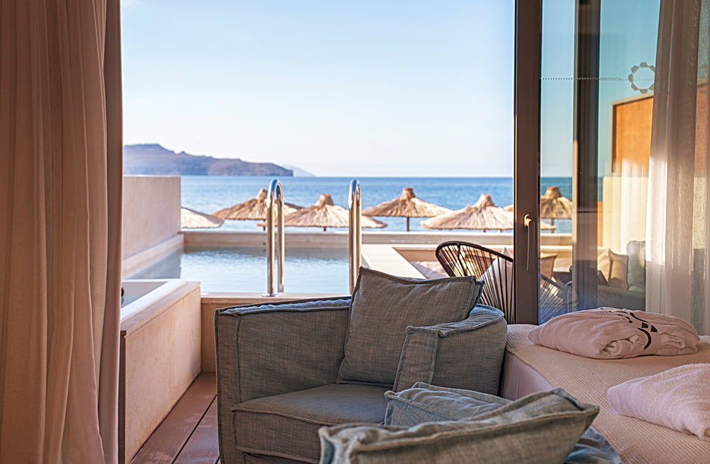 Pure Haven Sea Front with Heated Private Pool