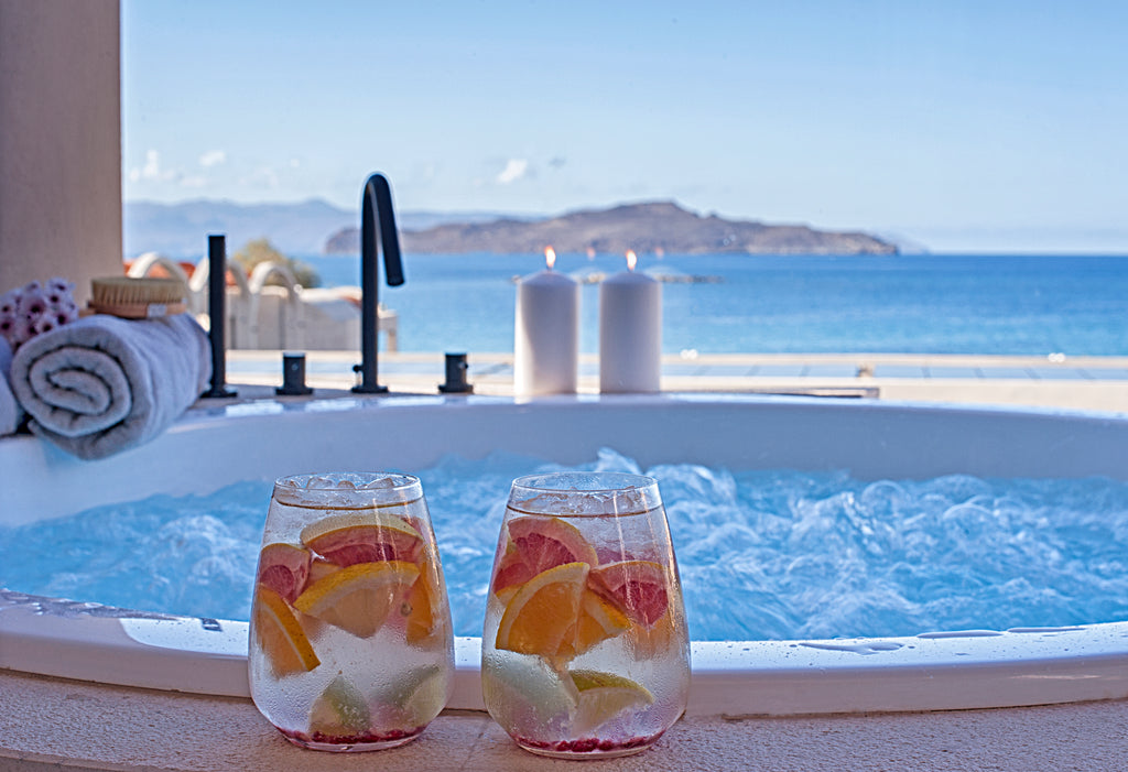 Wellness Loft Pool View with Outdoor Heated Jacuzzi