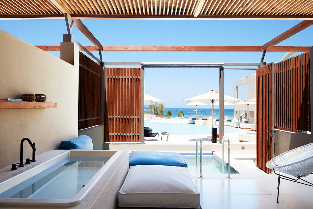 Upbeat Retreat Sea View with Heated Plunge Pool