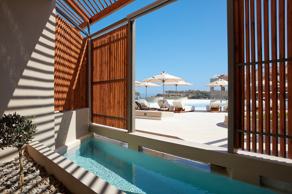 Upbeat Retreat Sea View with Heated Plunge Pool