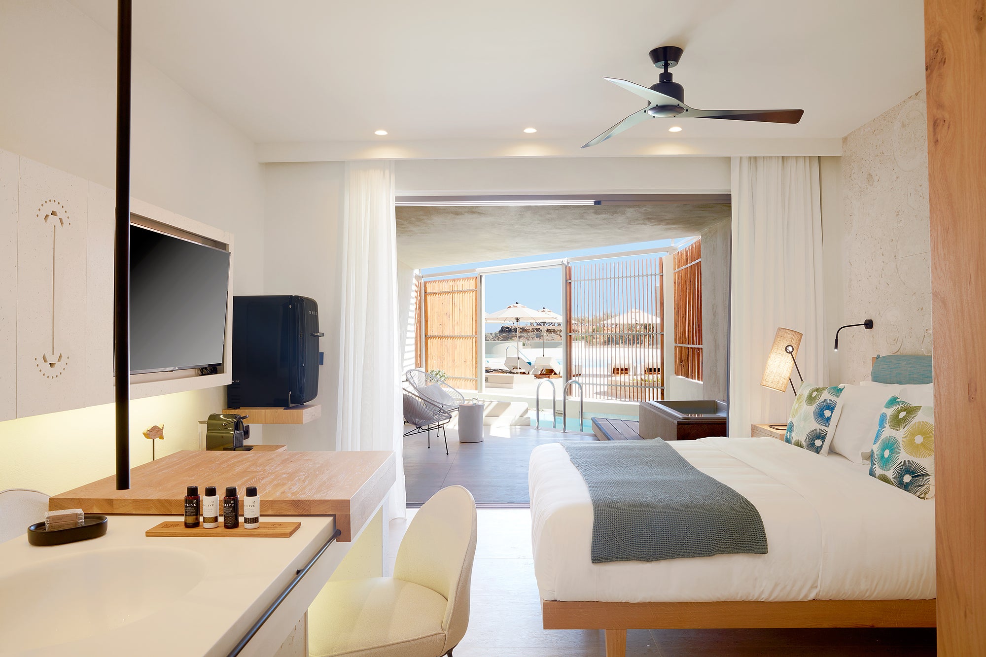 Upbeat Retreat Sea View with Heated Plunge Pool
