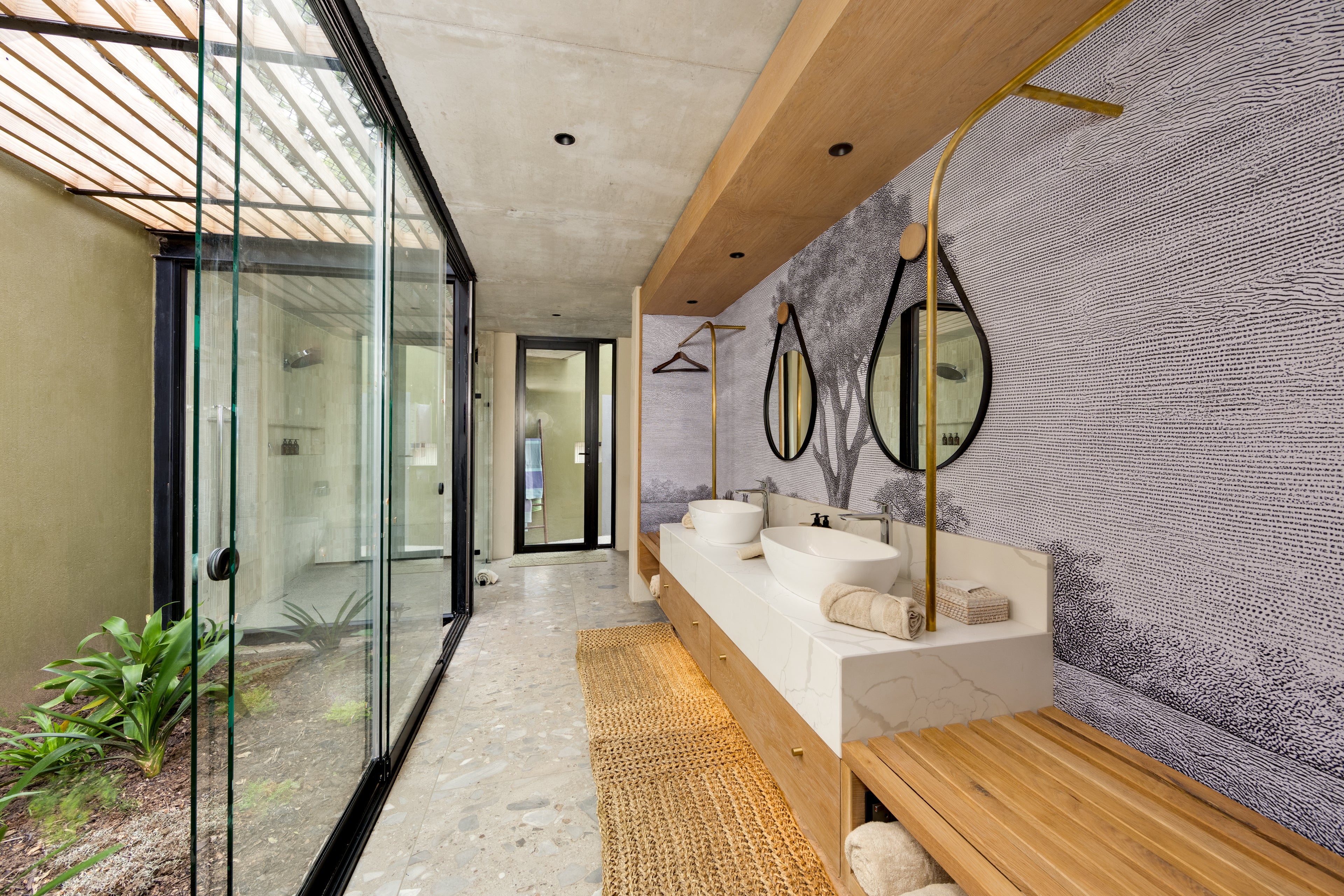 Suite Bathroom