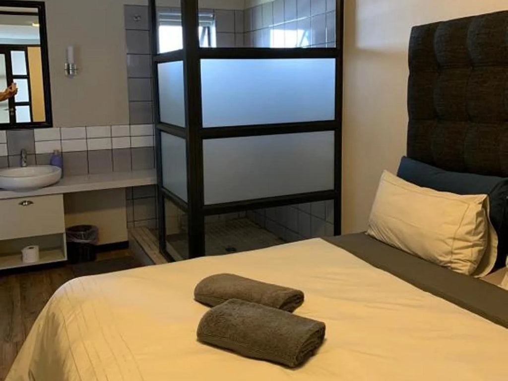 Room gallery image 1.