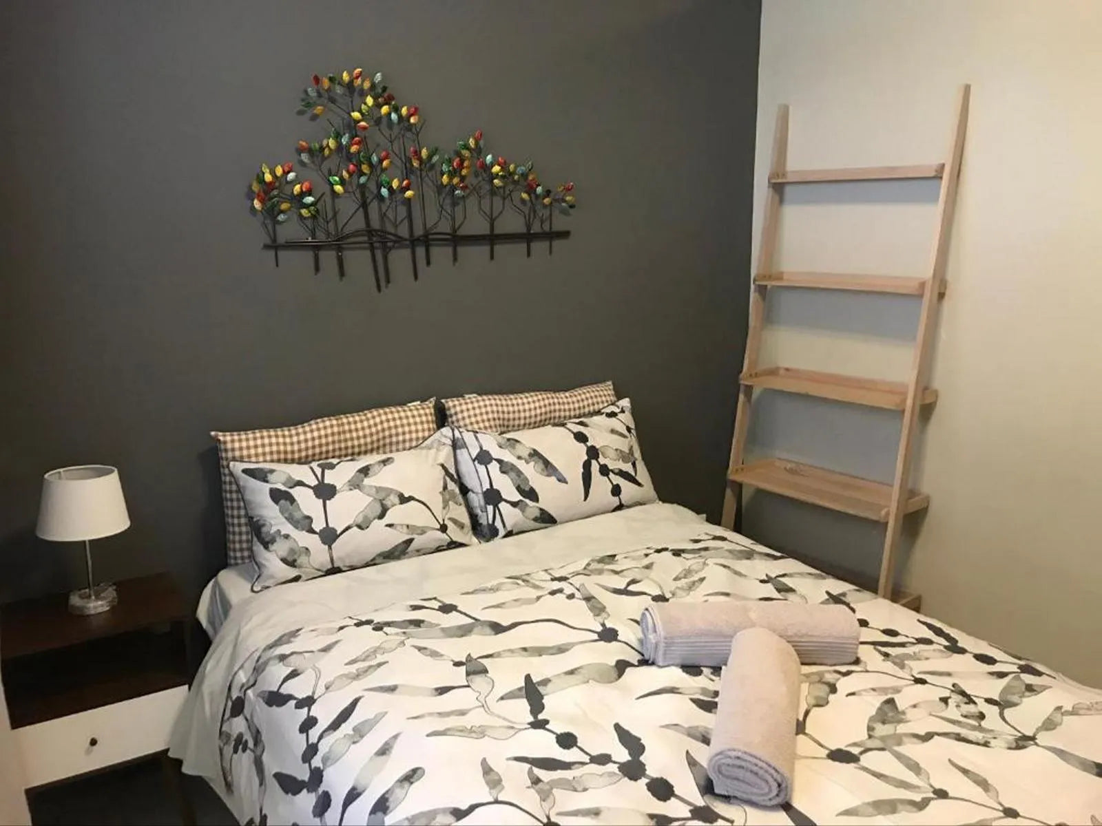 Room gallery image 3.