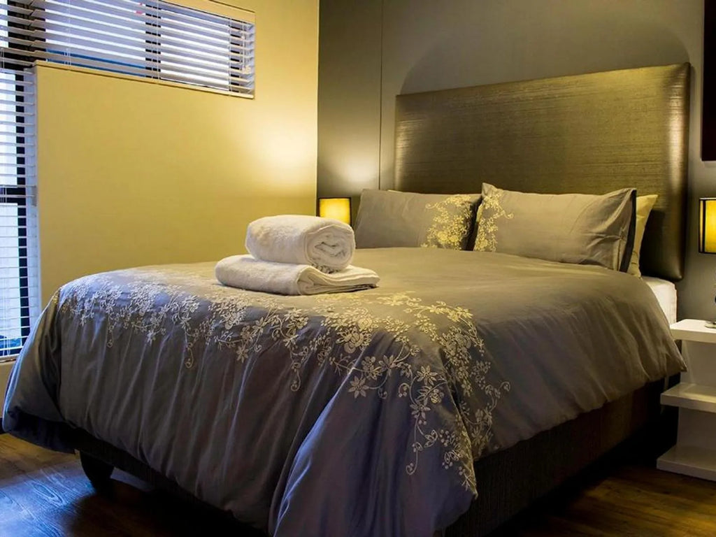 Room gallery image 1.