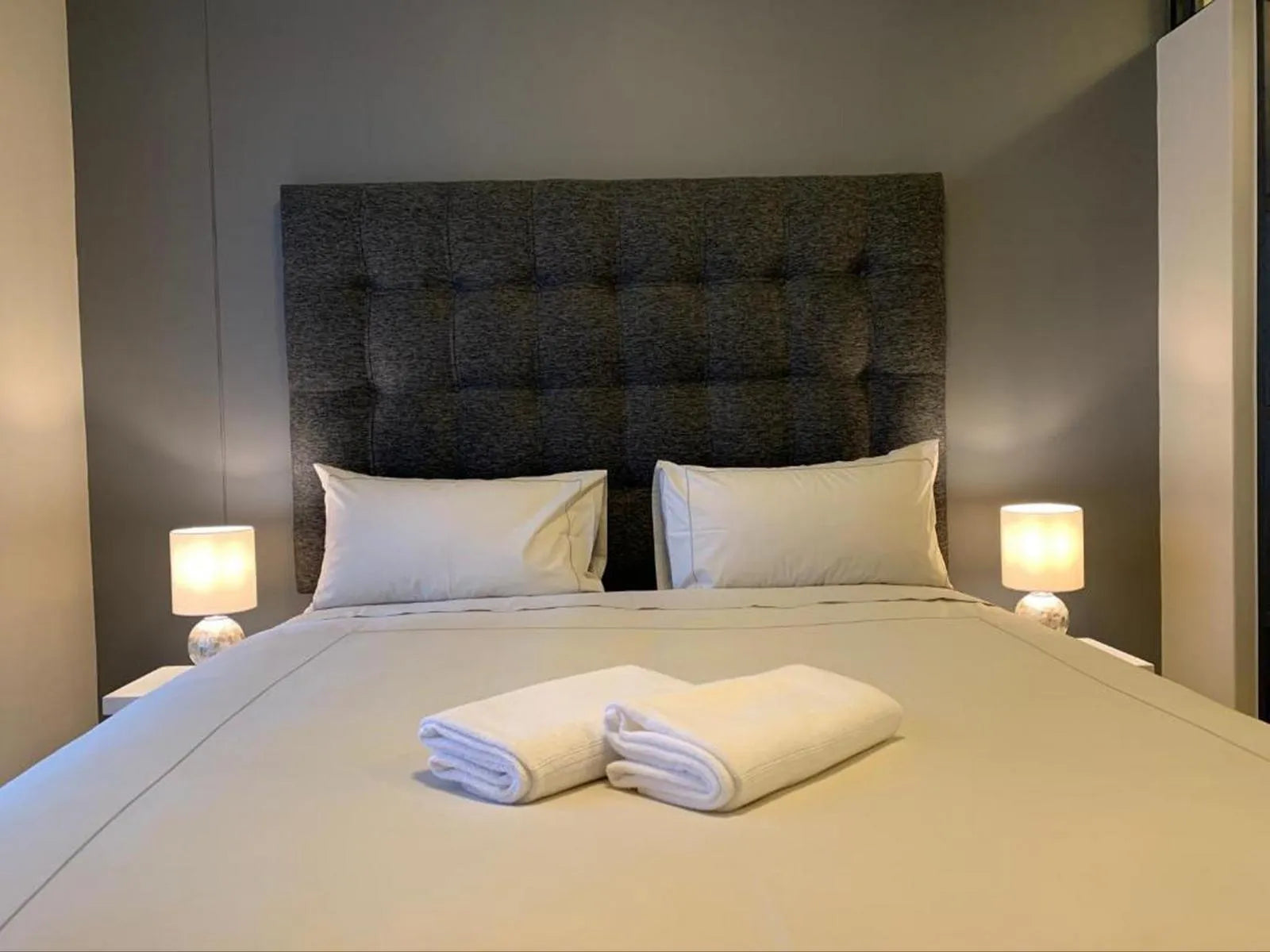 Room gallery image 1.
