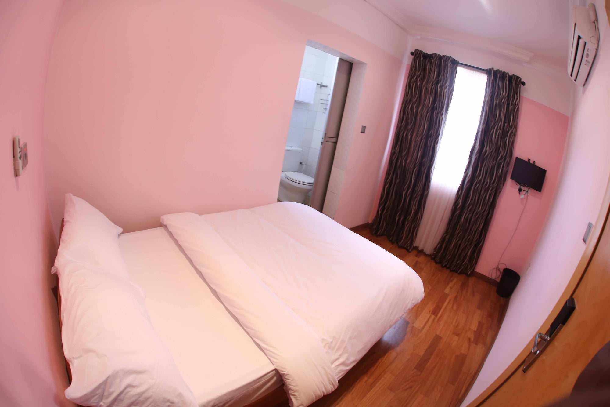 The Snug (Yaba) : Extra Snug