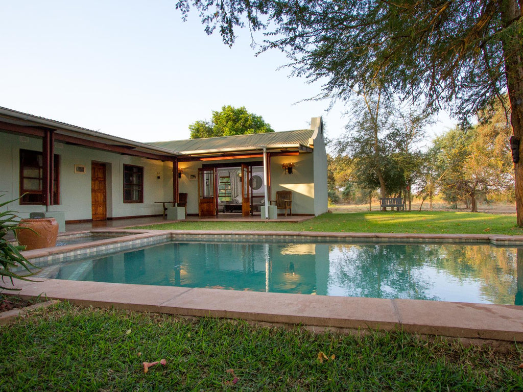Thorntree House and Tented Camp