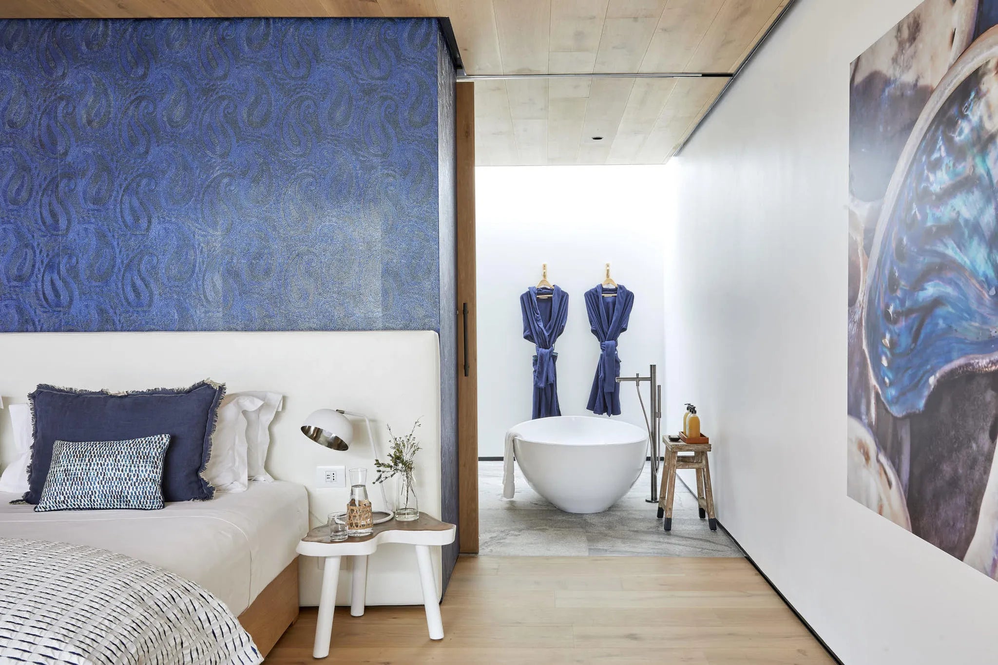Honeymoon Suite