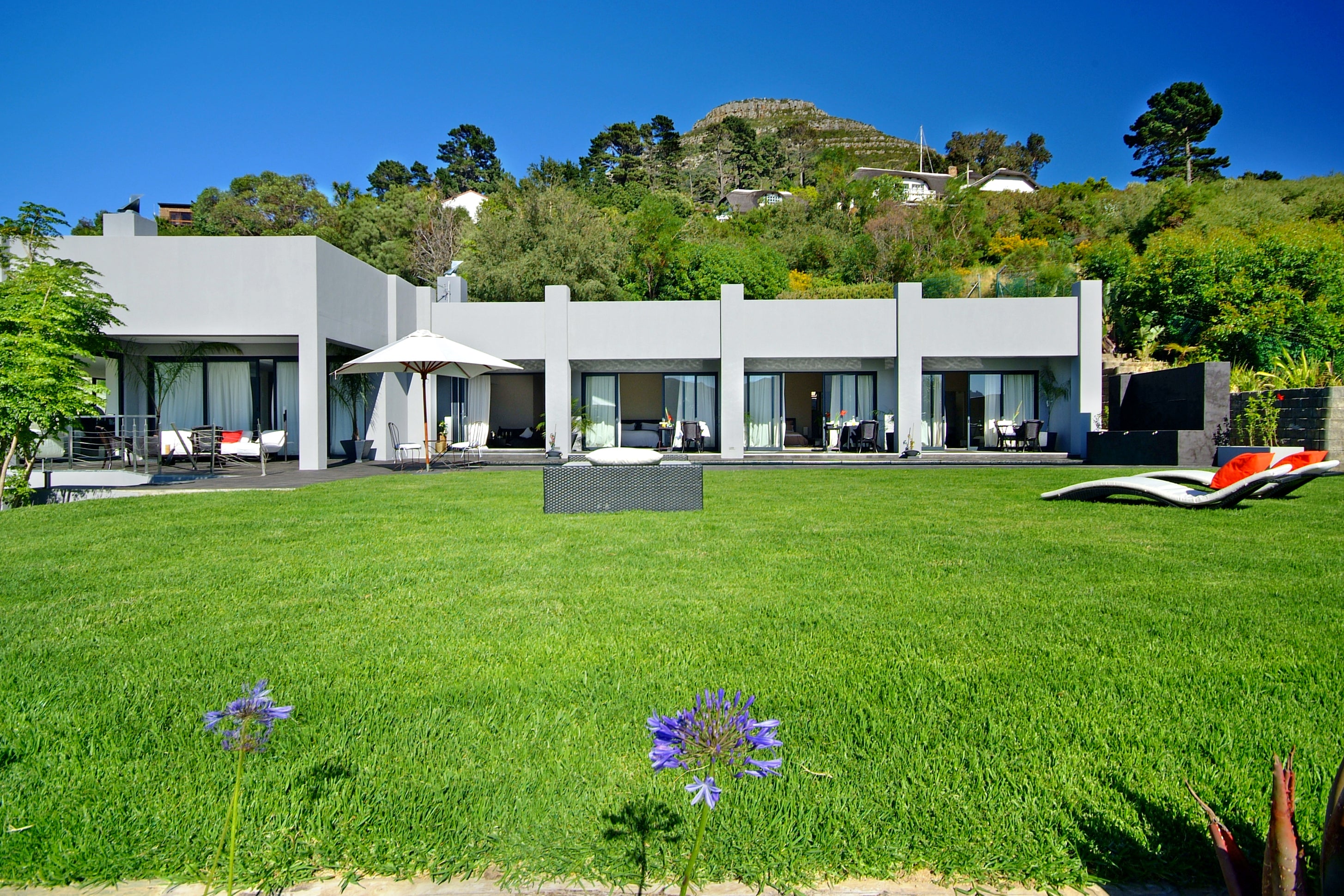 THE PLATINUM BOUTIQUE HOTEL - a Bauhaus architecture accommodation