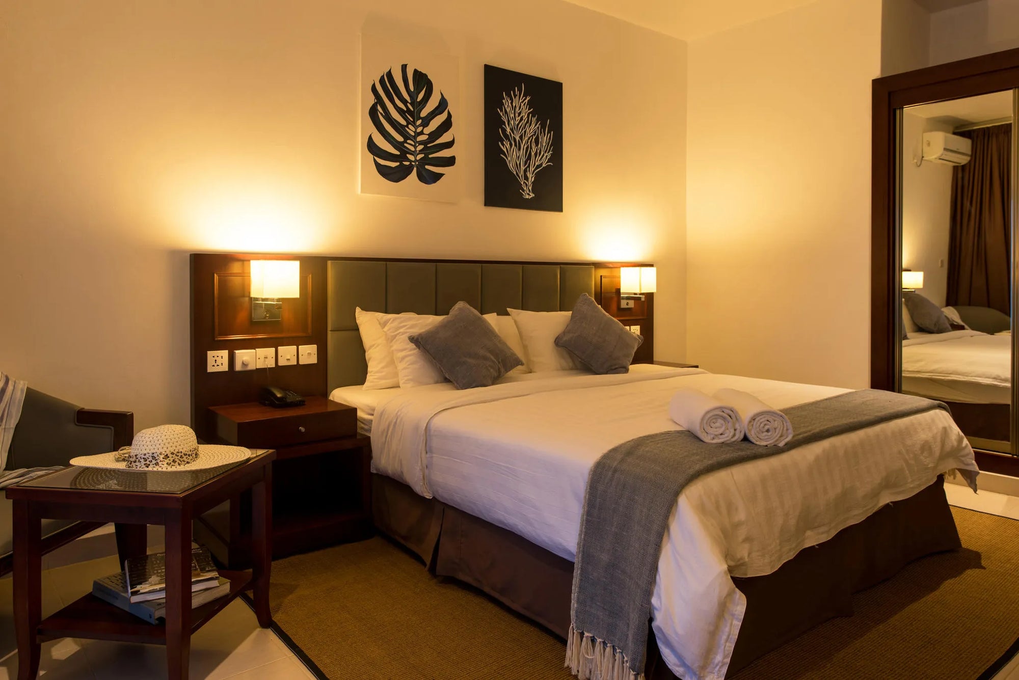 Room gallery image 3.