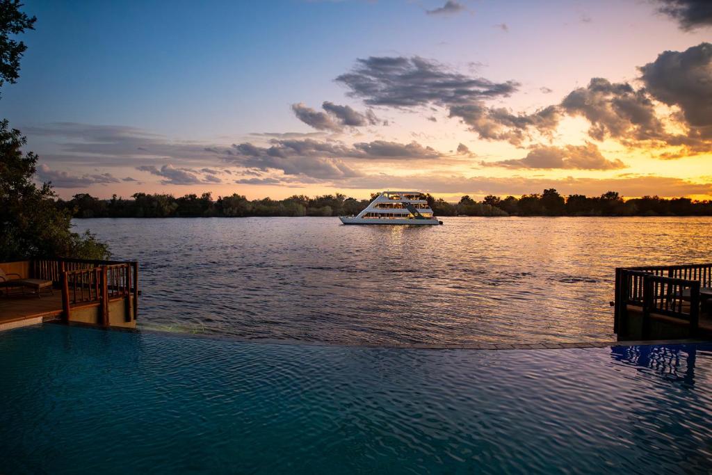 Lady Livingstone Cruise