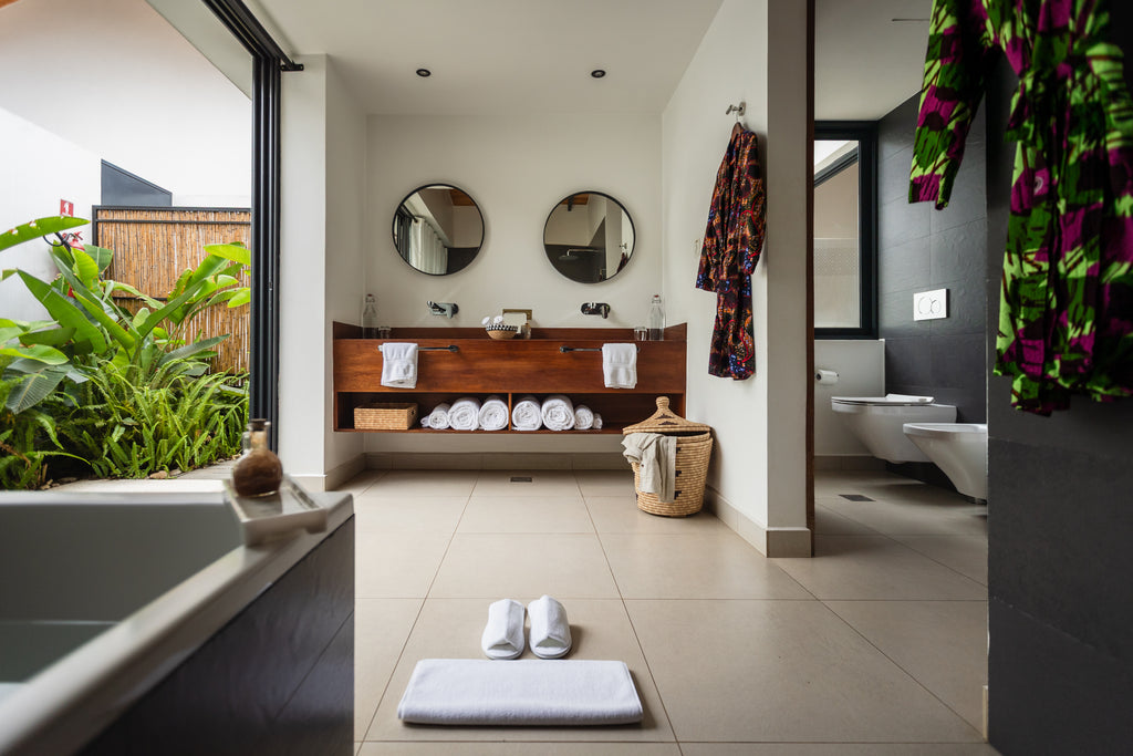 Luxury Pool Villa Bathroom
