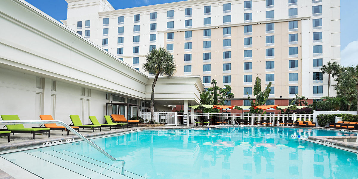 Holiday Inn & Suites Across From Universal Orlando