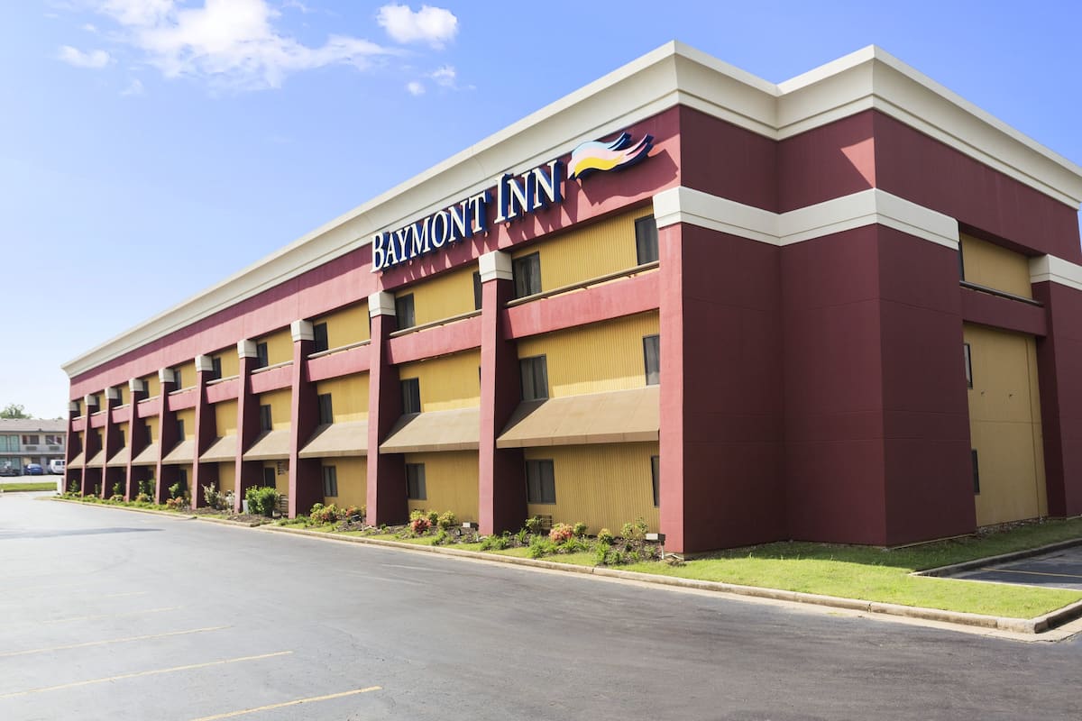 Baymont Inn & Suites Fort Smith