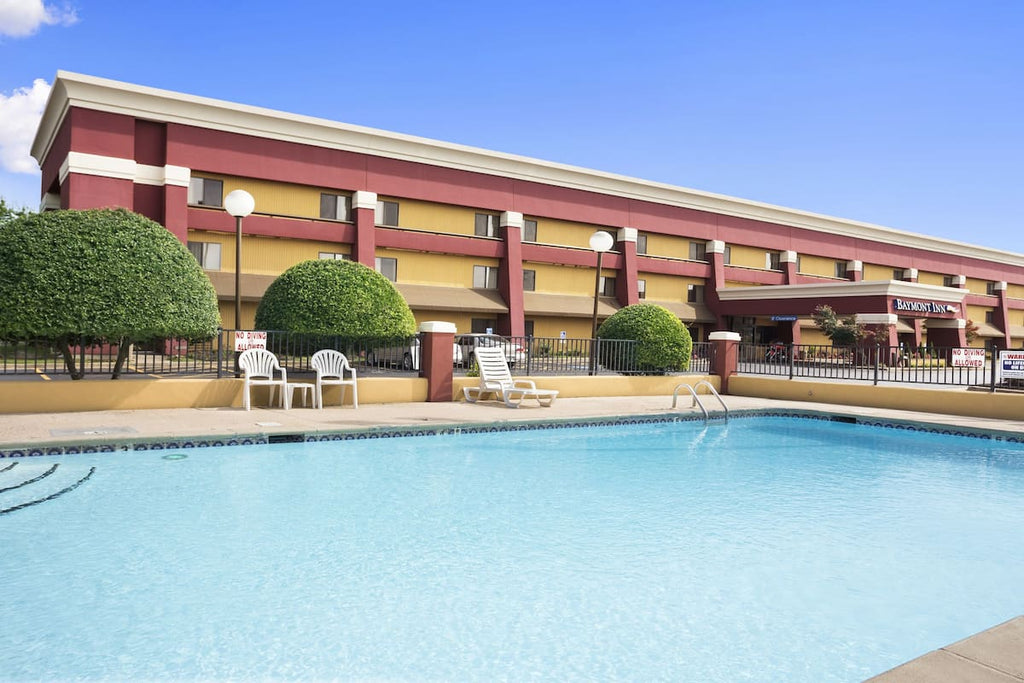 Baymont Inn & Suites Fort Smith