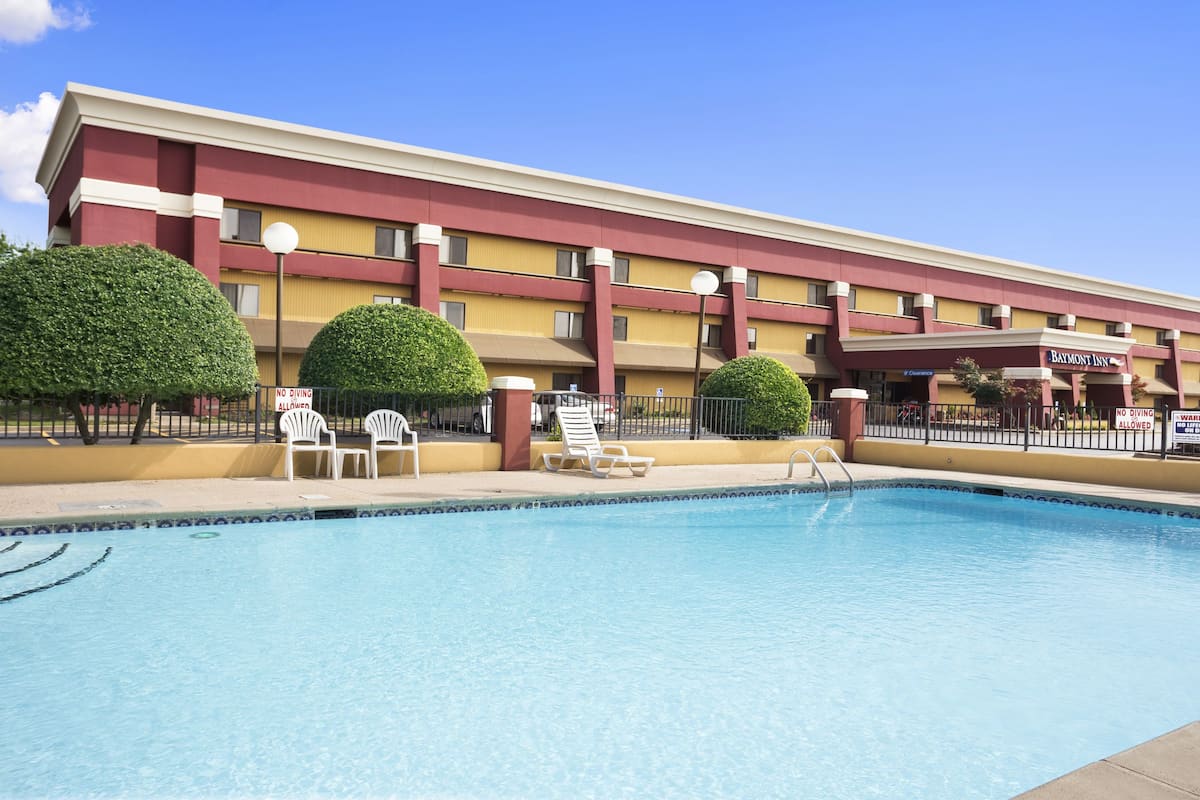 Baymont Inn & Suites Fort Smith