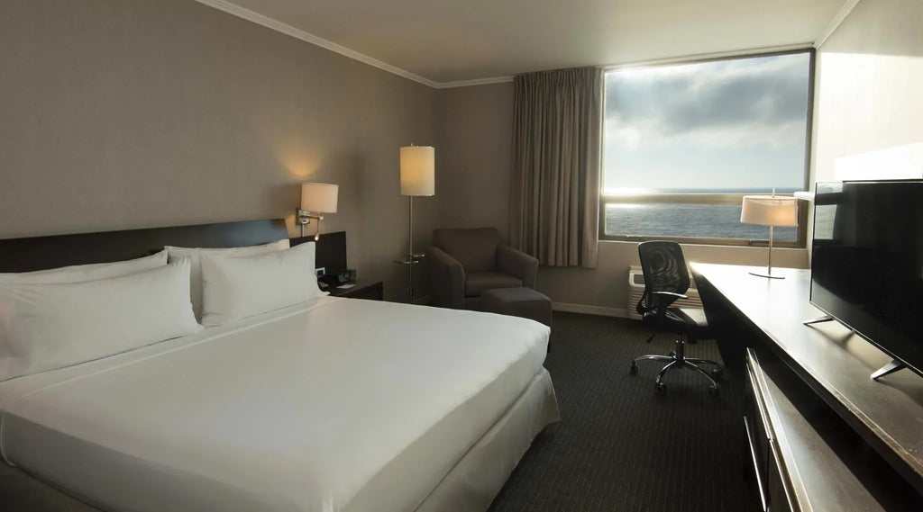 KING EXECUTIVE ROOM at Holiday Inn Express Antofagasta, Antofagasta, Chile.
