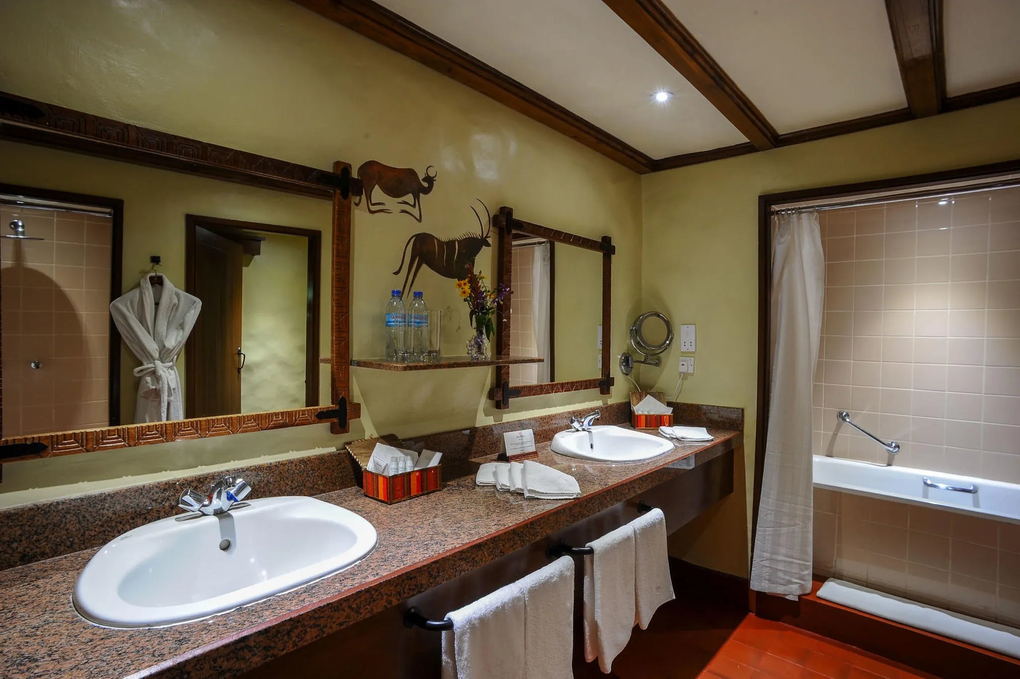 Room gallery image 3.