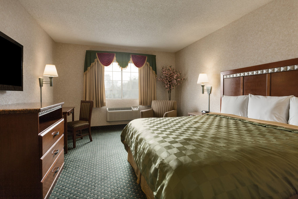 Travelodge Santa Clarita/Valencia