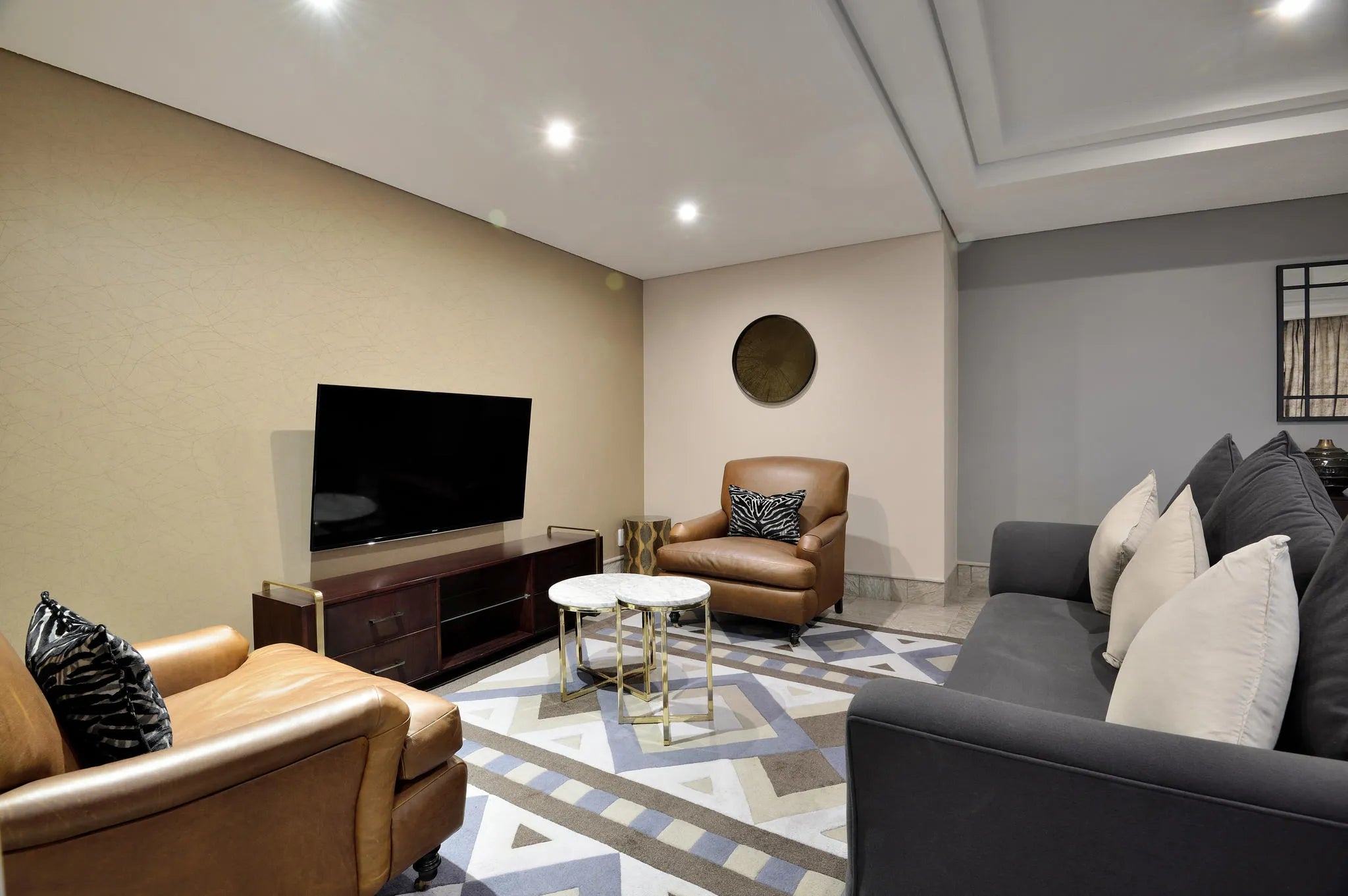Room gallery image 2.