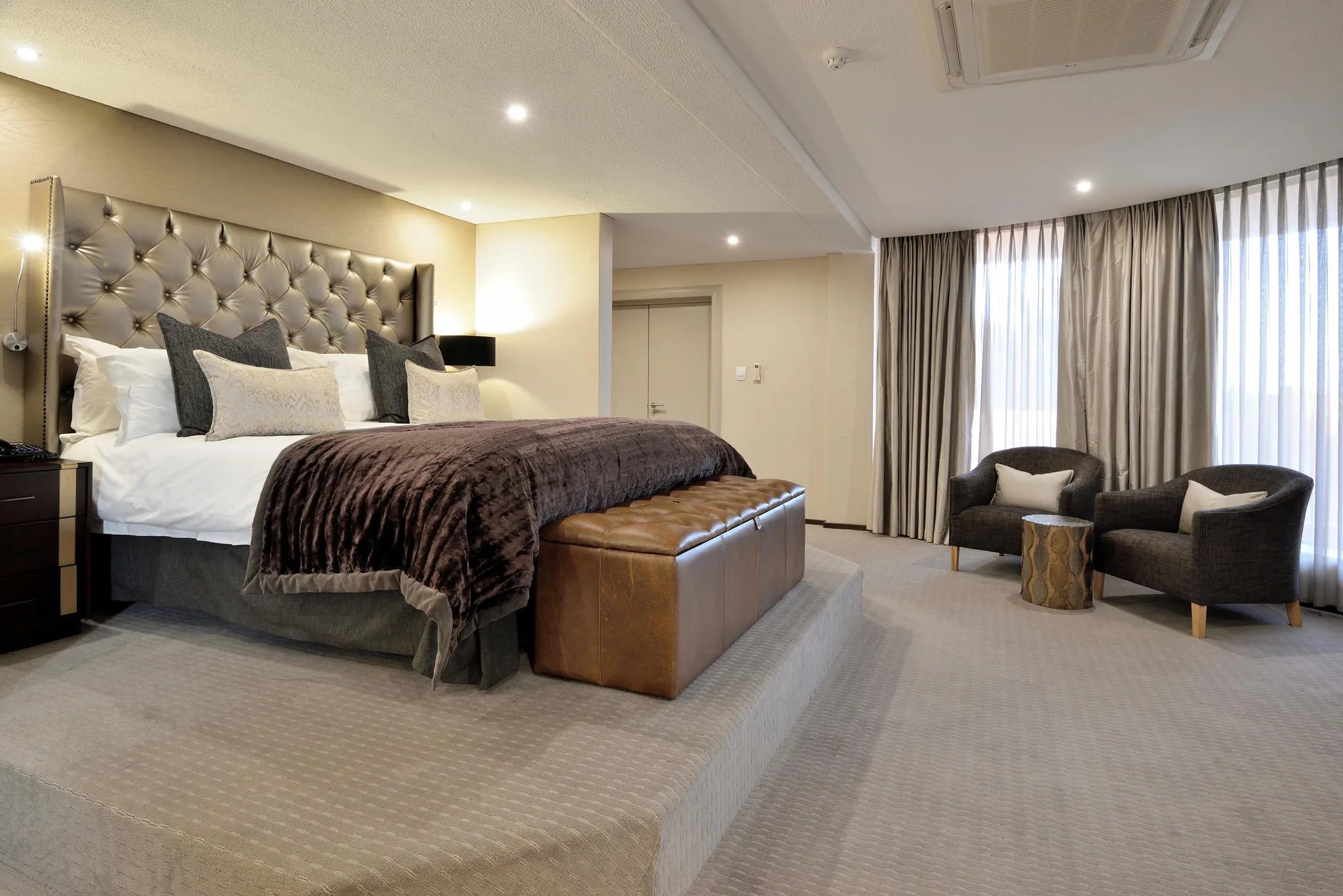 Room gallery image 12.