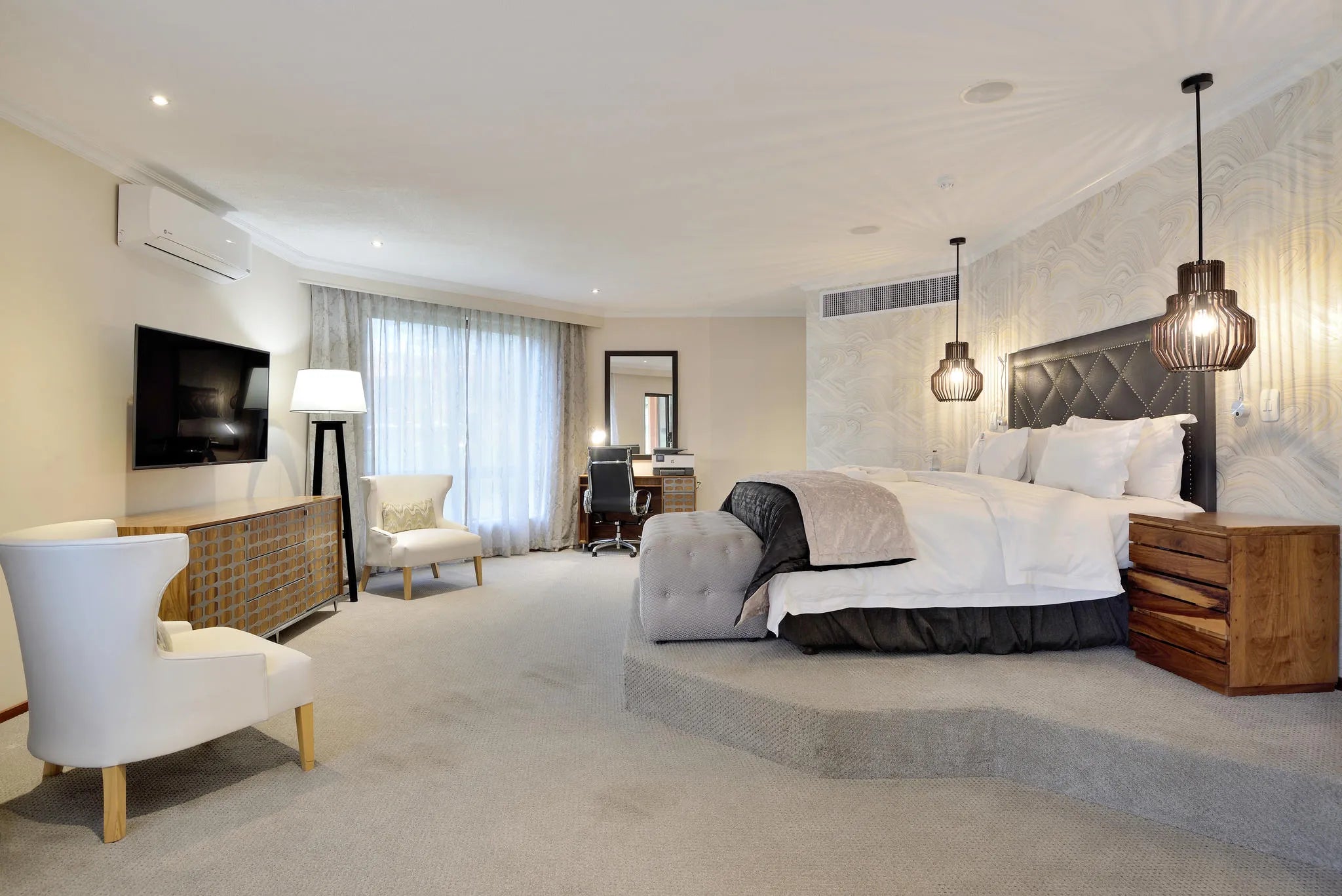Room gallery image 6.