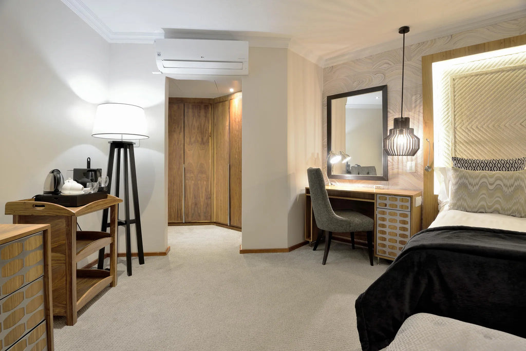 Room gallery image 3.