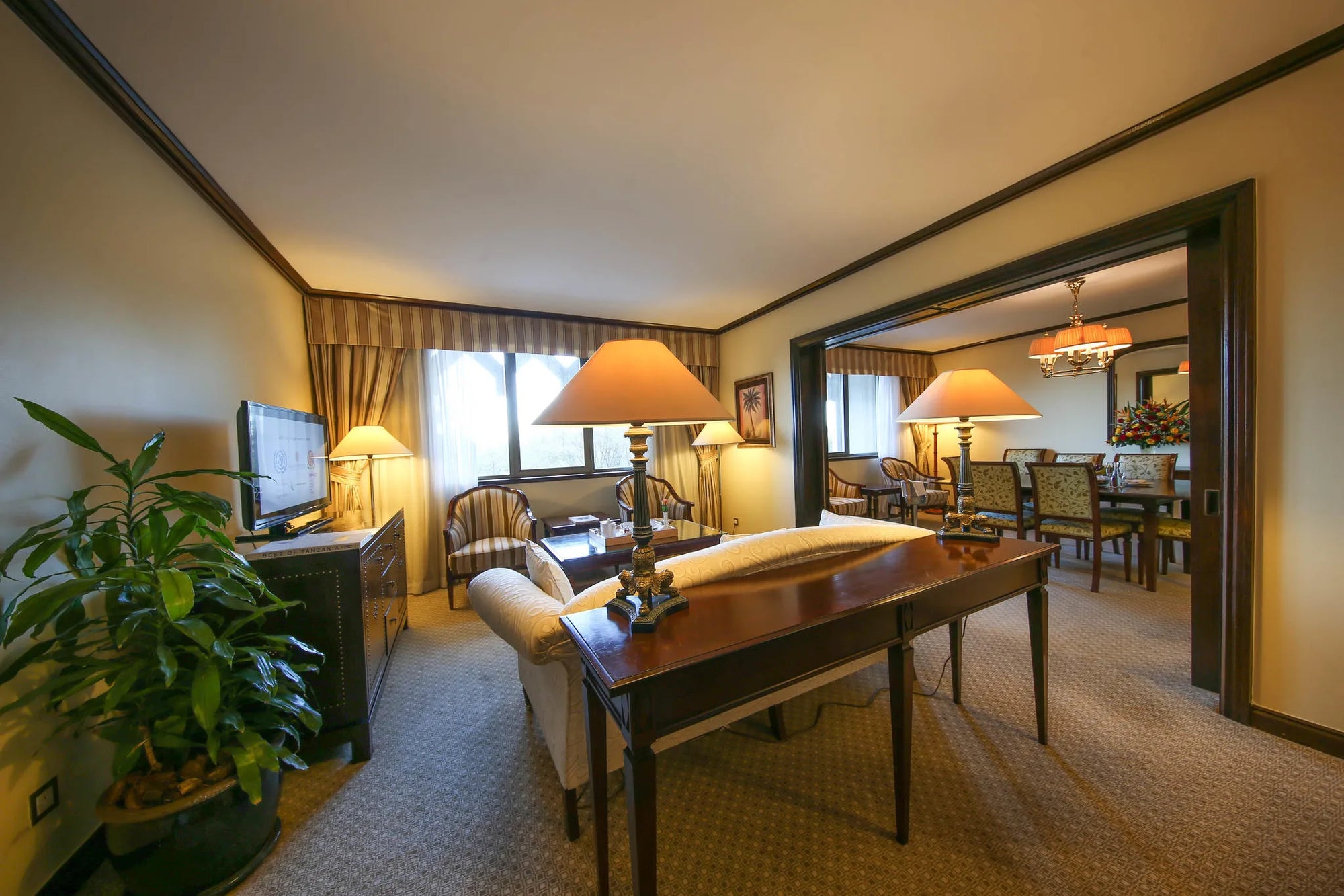 Room gallery image 1.