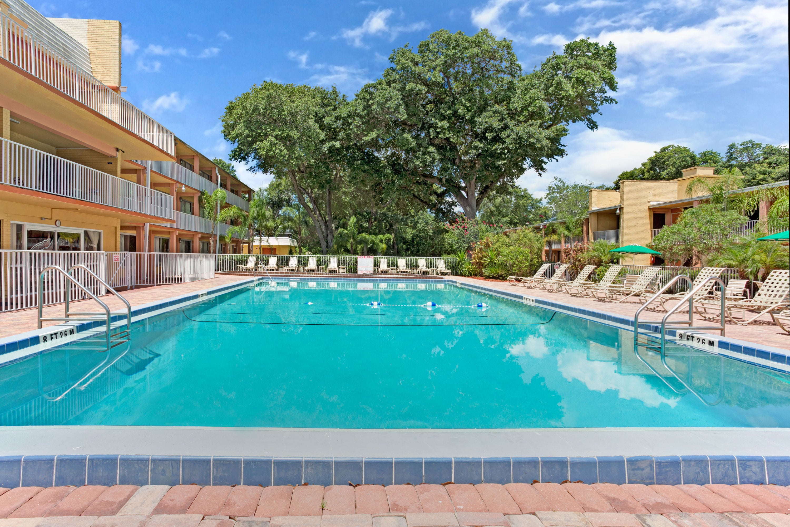 Howard Johnson Inn Tropical Palms Kissimmee