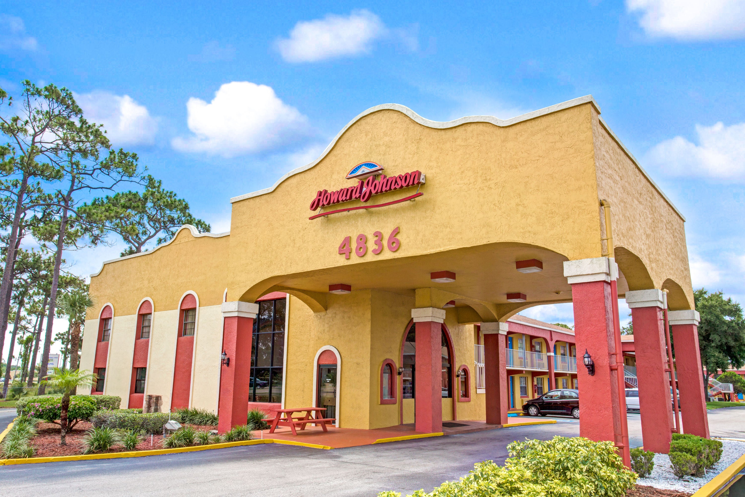 Howard Johnson Express Inn Suites Lake Front Park Kissimmee