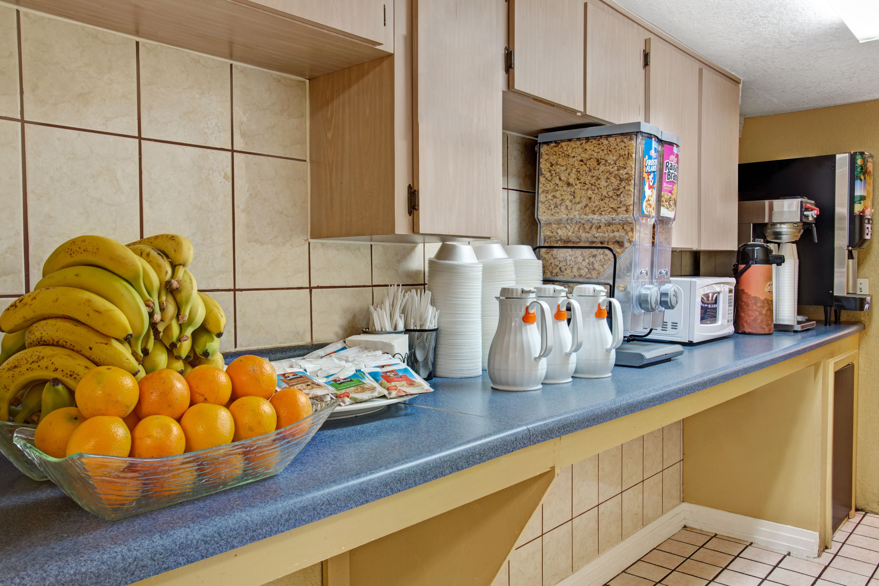 Howard Johnson Express Inn Suites Lake Front Park Kissimmee