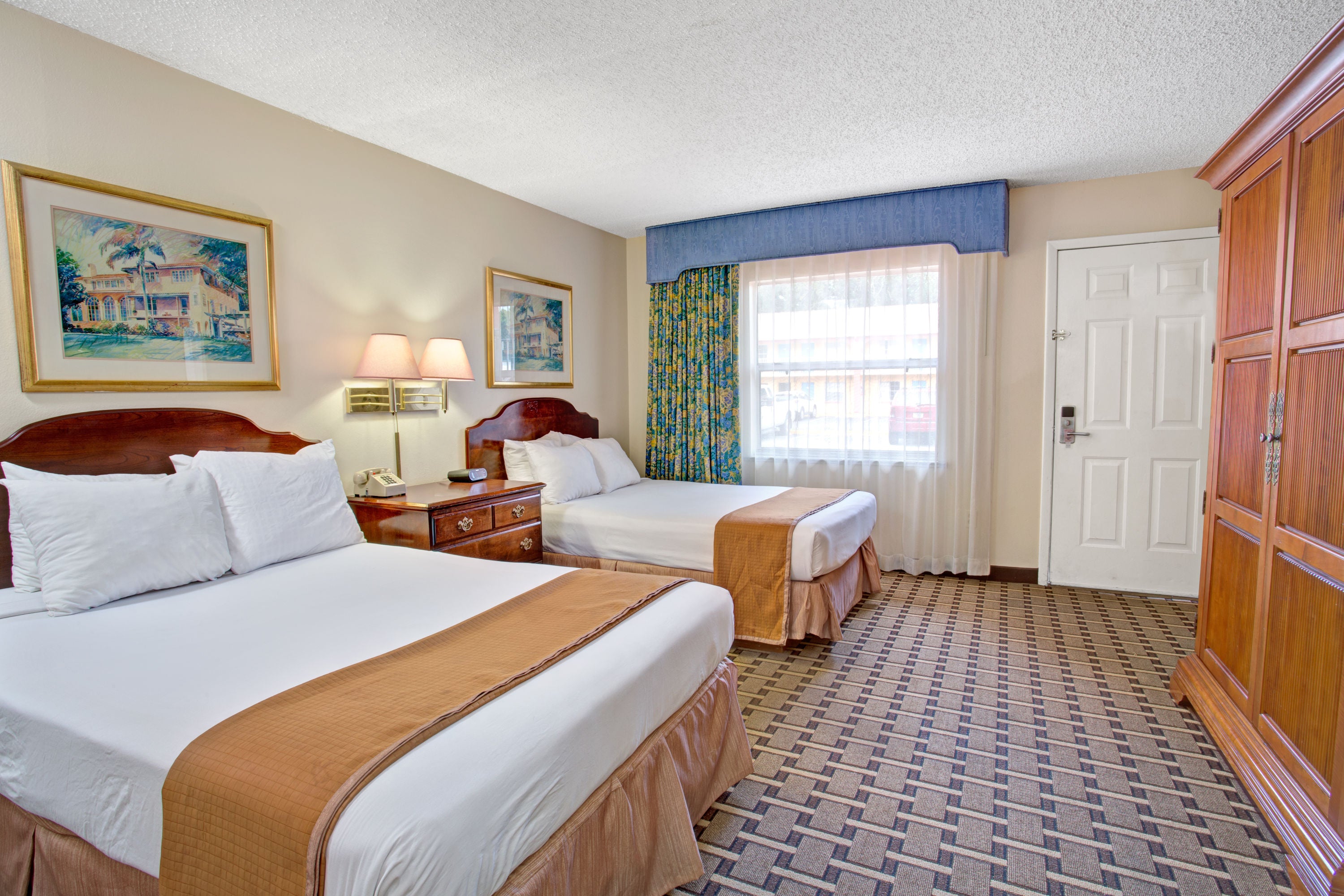 Howard Johnson Express Inn Suites Lake Front Park Kissimmee