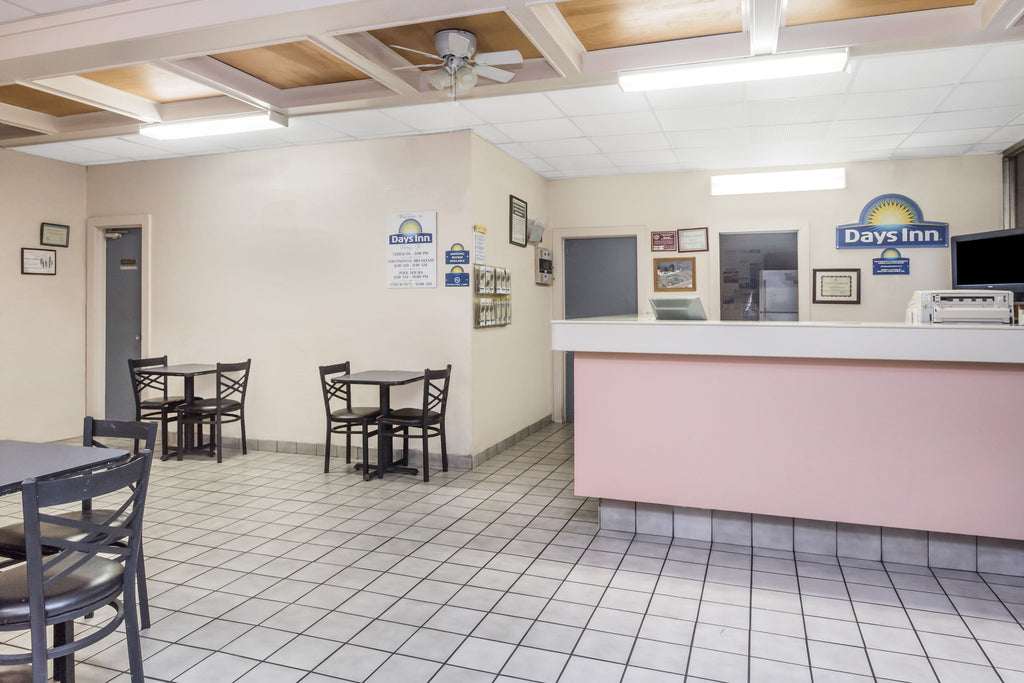 Days Inn by Wyndham Perry