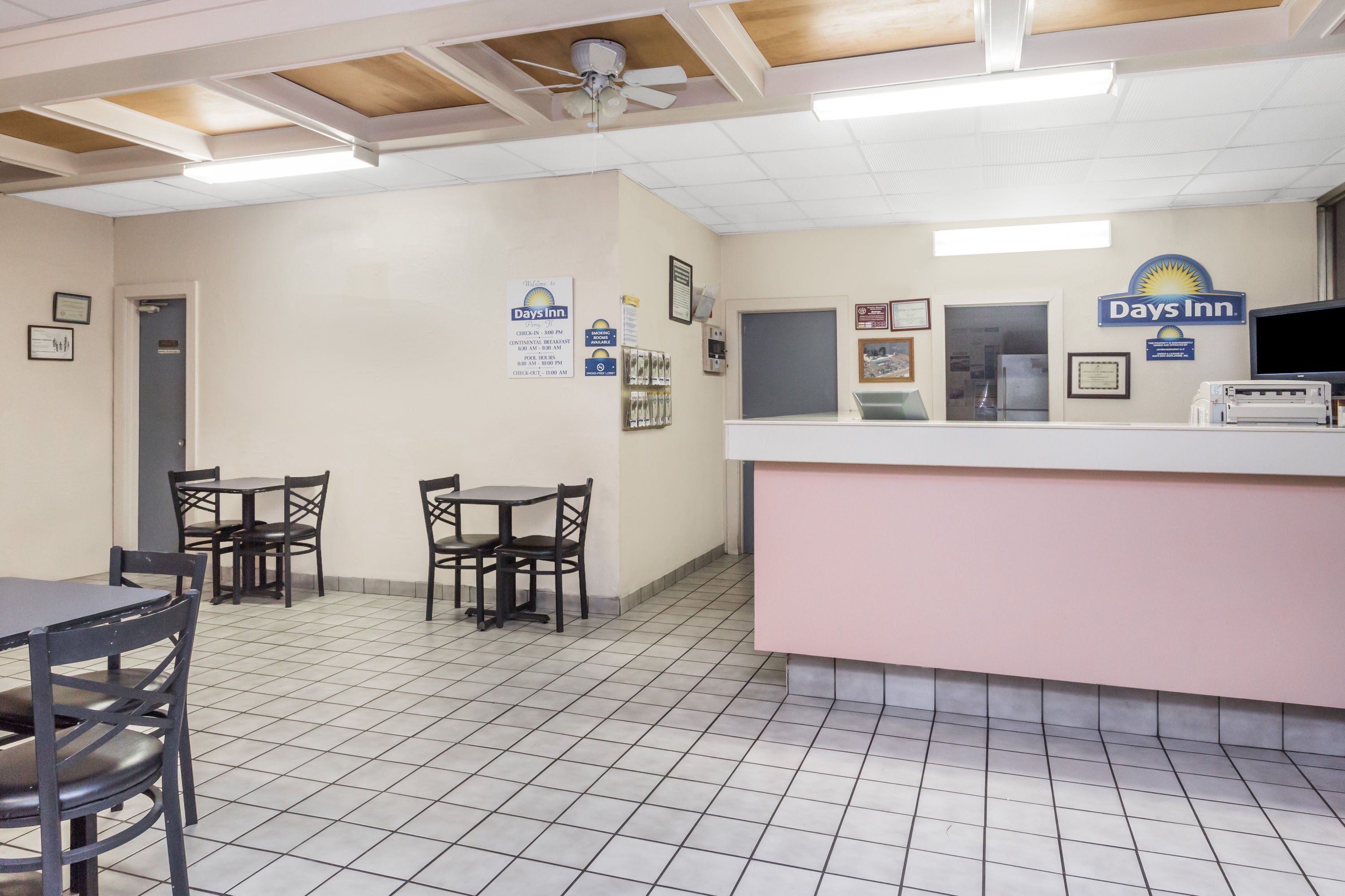 Days Inn by Wyndham Perry
