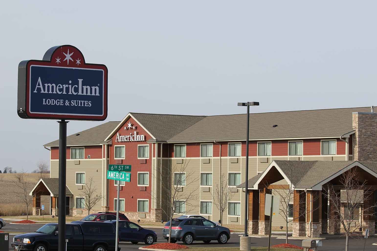 AmericInn by Wyndham Cedar Rapids CID Airport