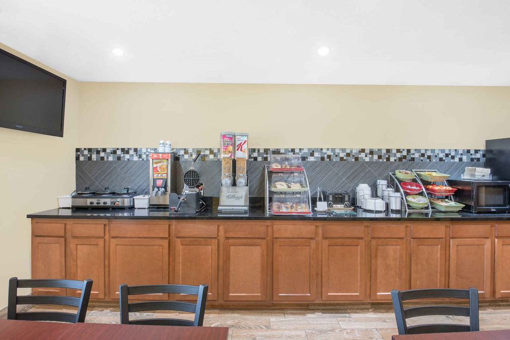 Super 8 by Wyndham Webster City IA